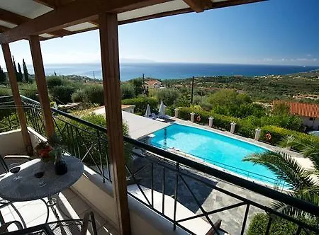 Nostos Hotel 3*